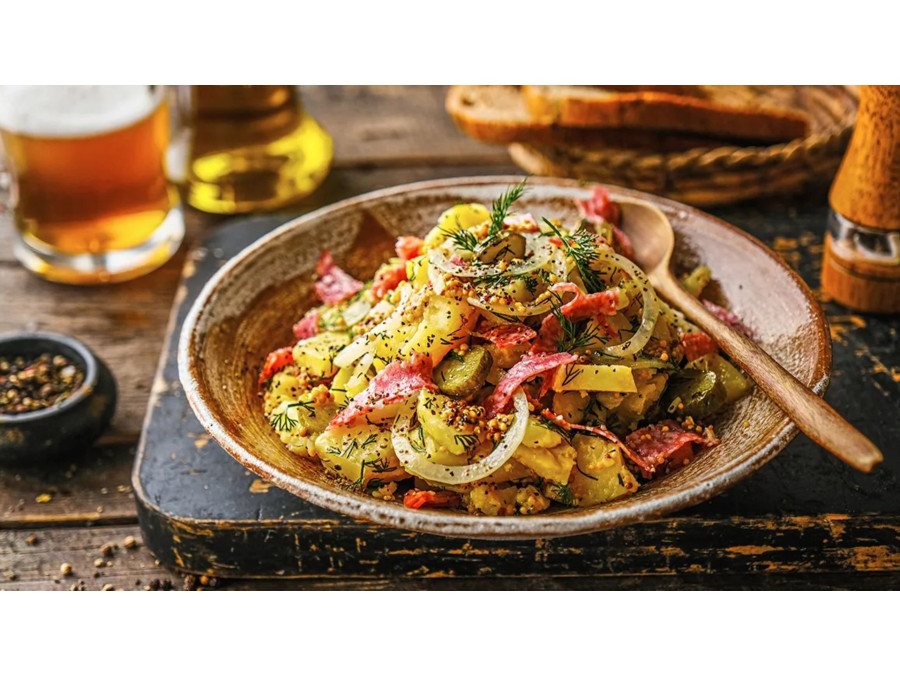 Πατατοσαλάτα catering με σαλάμι Θάσου και γραβιέρα Αμφιλοχίας για 10 άτομα