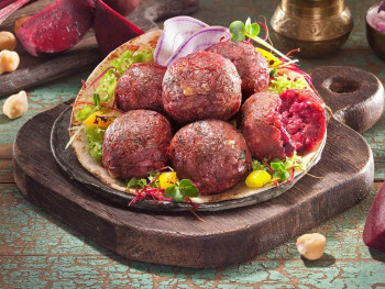 Πιατέλα 30 τμχ vegan κροκέτες φαλάφελ με παντζάρι 