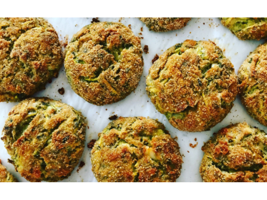 Πιατέλα 30 τμχ vegan κροκέτες με φρέσκα κολοκυθάκια και μυρωδικά Πιατέλα 30 τμχ vegan κροκέτες με φρέσκα κολοκυθάκια και μυρωδικά
