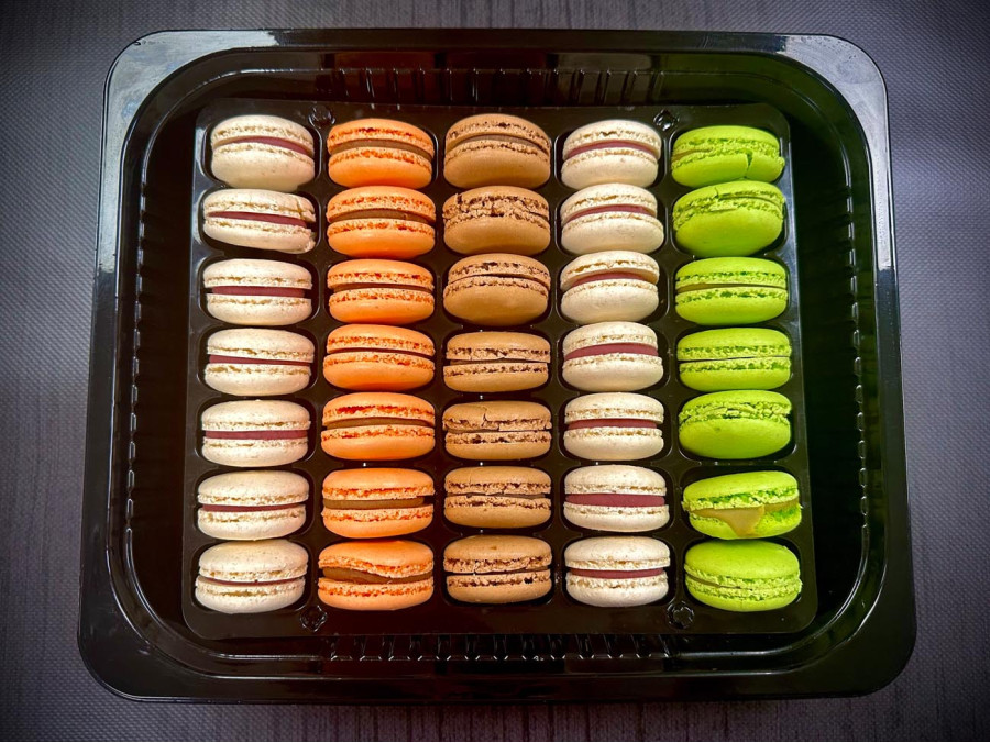 Πιατέλα catering 35 τμχ μικρά Γαλλικά macaron σε ποικιλία γεύσεων    Πιατέλα catering 35 τμχ μικρά Γαλλικά macaron σε ποικιλία γεύσεων