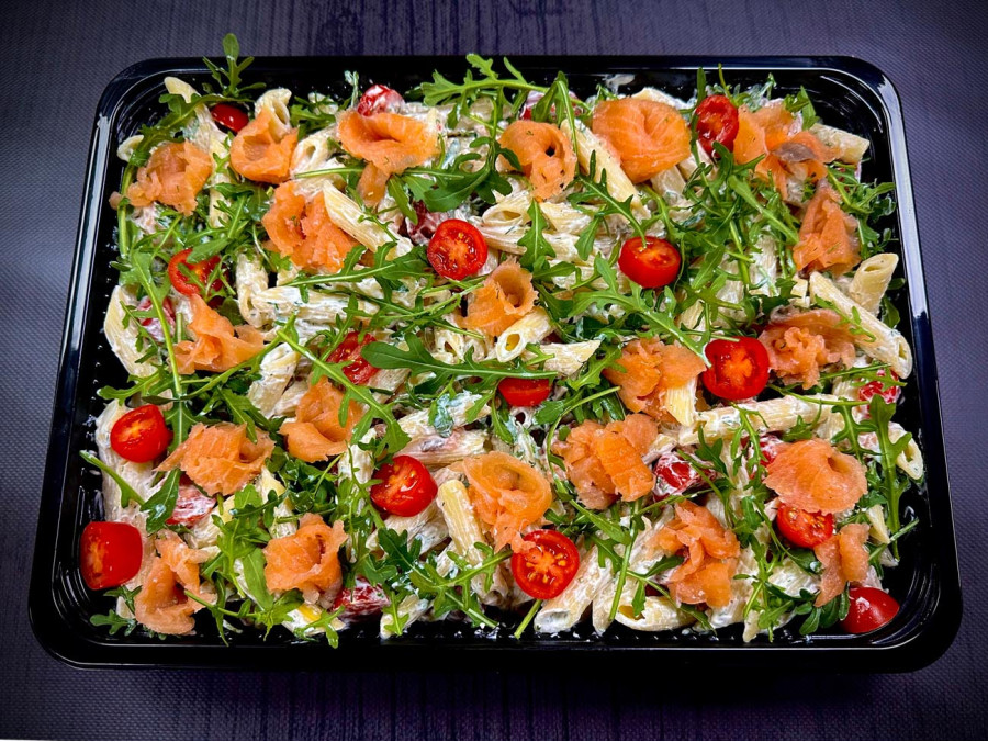 Σαλάτα catering ζυμαρικών με σολομό 10 ατόμων 