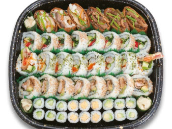 Platter 32 pcs with a variety of sushi