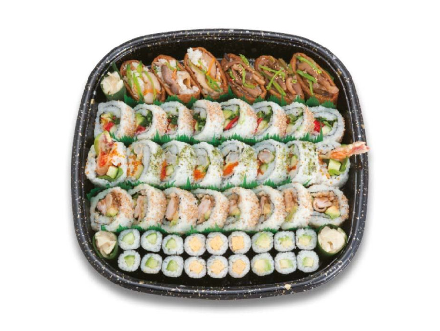 Platter 32 pcs with a variety of sushi