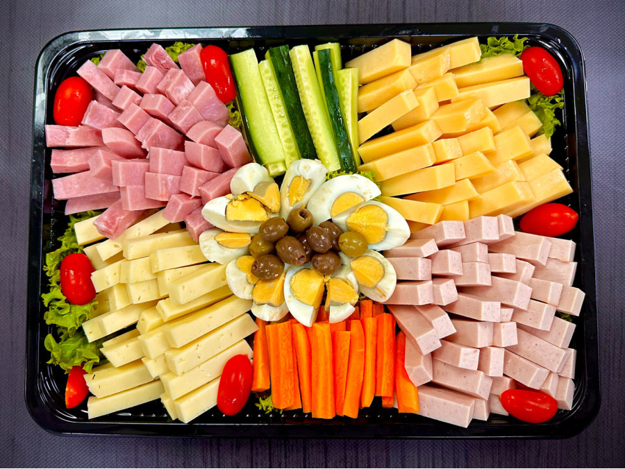 Platter mix cold cuts - cheese - vegetables 